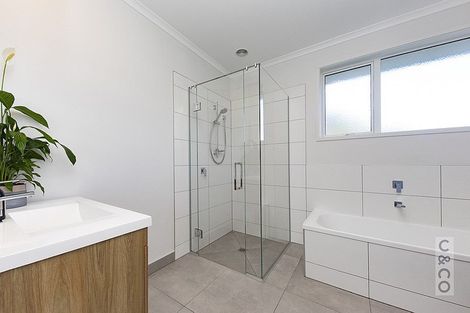 Photo of property in 1293 Old North Road, Helensville, 0875