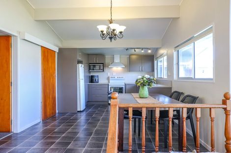 Photo of property in 76 Oakfield Crescent, Pukete, Hamilton, 3200