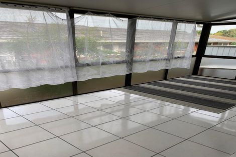 Photo of property in 1/53 Priestley Drive, Bucklands Beach, Auckland, 2014