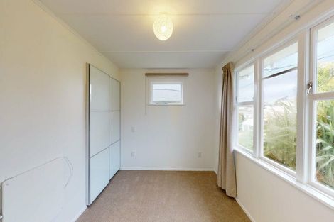 Photo of property in 22 Link Road, Newlands, Wellington, 6037