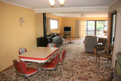 Photo of property in 8 Greenhithe Street, Waihola, Milton, 9073