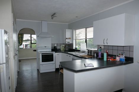 Photo of property in 8 Olive Terrace, Paraparaumu Beach, Paraparaumu, 5032