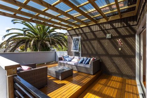 Photo of property in 29 Elliston Crescent, Stanmore Bay, Whangaparaoa, 0932