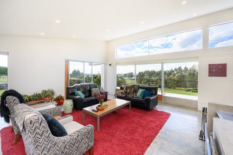 Photo of property in 17 Oram Drive, Turitea, Palmerston North, 4472