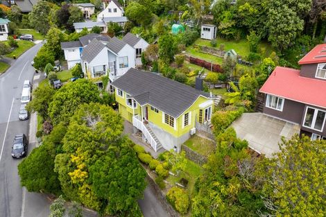 Photo of property in 18 Chisbury Lane, Churton Park, Wellington, 6037