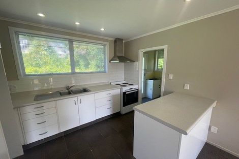 Photo of property in 2/1 Bronwyn Place, Torbay, Auckland, 0630