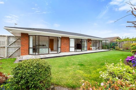 Photo of property in 9 Boulevard Drive, Merrilands, New Plymouth, 4312