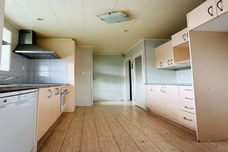 Photo of property in 187 Henderson Valley Road, Henderson, Auckland, 0612