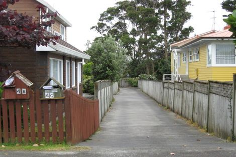 Photo of property in 1/4a Seaforth Avenue, Mangere Bridge, Auckland, 2022