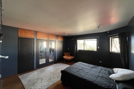 Photo of property in 32 Te Atatu Road, Te Atatu South, Auckland, 0610