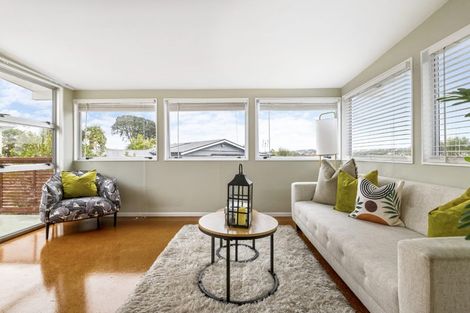 Photo of property in 1/46 Sunnynook Road, Sunnynook, Auckland, 0620