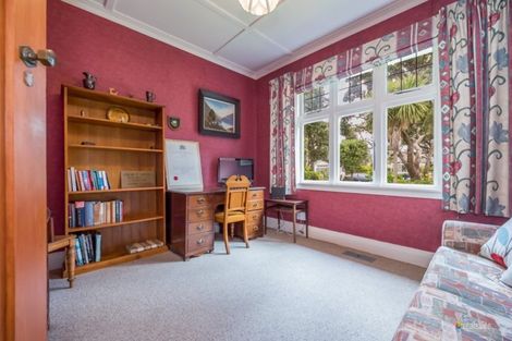 Photo of property in 32 Hinau Street, Woburn, Lower Hutt, 5010