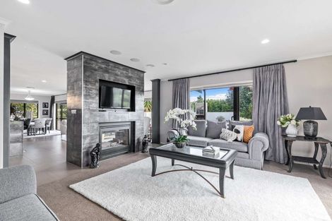 Photo of property in 8 Millbrook Drive, Waiuku, 2683