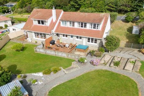 Photo of property in 61 Ranui Terrace, Tawa, Wellington, 5028