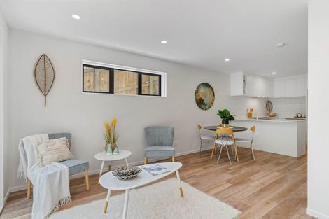 Photo of property in 40 Tokai Place, Glen Eden, 0602