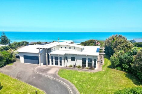 Photo of property in 31 Longbeach Drive, Castlecliff, Whanganui, 4501
