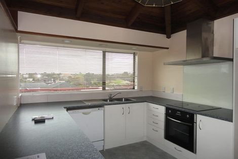 Photo of property in 34b Mark Edward Drive, Half Moon Bay, Auckland, 2012