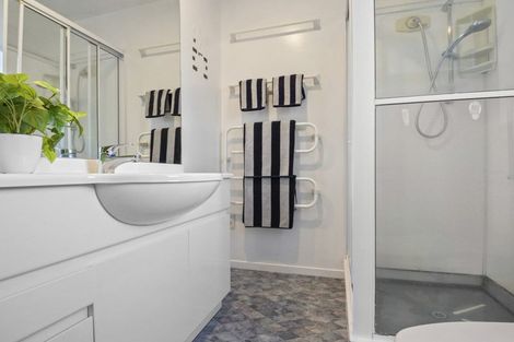 Photo of property in 10a Nikau Place, Riccarton, Christchurch, 8011