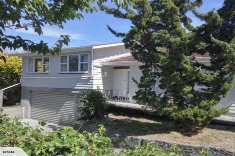 Photo of property in 17 Thurleigh Grove, Karori, Wellington, 6012