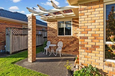 Photo of property in 34 Sovereign Isle Lane, Rototuna, Hamilton, 3210
