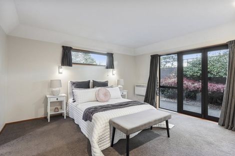 Photo of property in 5 Abbotts Place, Avonhead, Christchurch, 8042