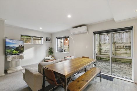Photo of property in 16u3 Black Rock Road, Newlands, Wellington, 6037