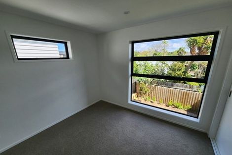 Photo of property in 24 Rauemi Way, Te Atatu South, Auckland, 0610