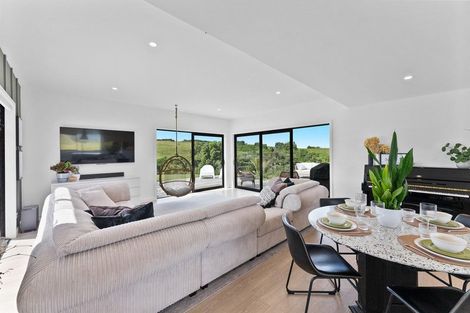 Photo of property in Tapuae, 26 Washer Road, Omata, New Plymouth, 4374