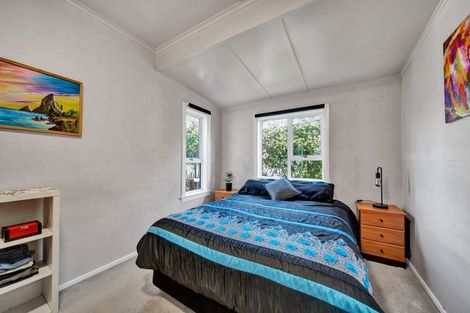 Photo of property in 72 Broadway, Waitara, 4320
