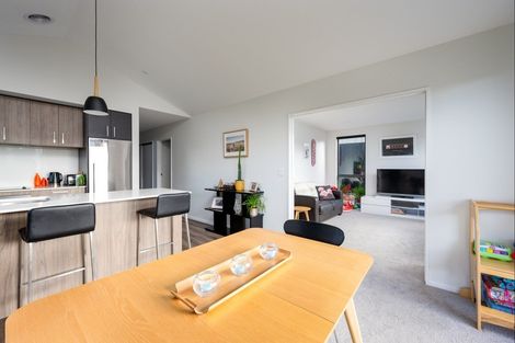 Photo of property in 17 Mount Creighton Crescent, Wanaka, 9305