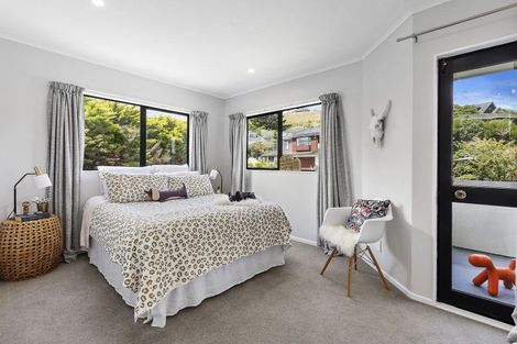 Photo of property in 94 Woodman Drive, Tawa, Wellington, 5028