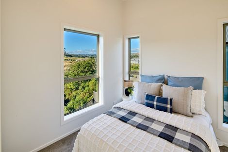 Photo of property in 26 Koreke Close, Kenepuru, Porirua, 5022