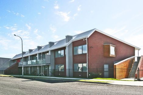 Photo of property in 10/26 Railway Street West, Papakura, 2110