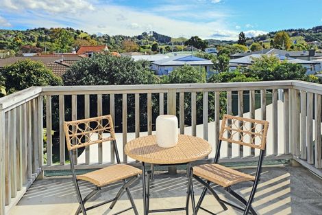 Photo of property in 8 Neeve Road, Taradale, Napier, 4112