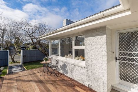 Photo of property in 31 Greendale Avenue, Avonhead, Christchurch, 8042