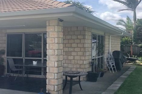 Photo of property in 27 Nicholas Gibbons Drive, Clendon Park, Auckland, 2103