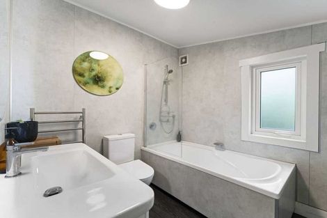 Photo of property in 3 Huia Road, Titirangi, Auckland, 0604