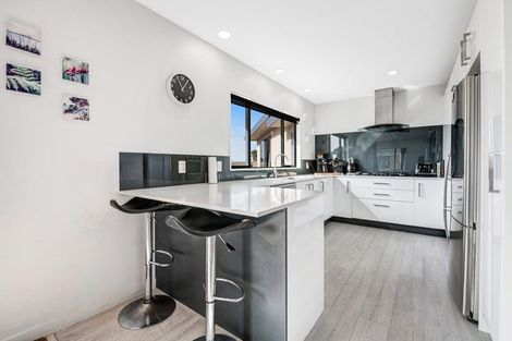 Photo of property in 18 Roseville Road, Gulf Harbour, Whangaparaoa, 0930