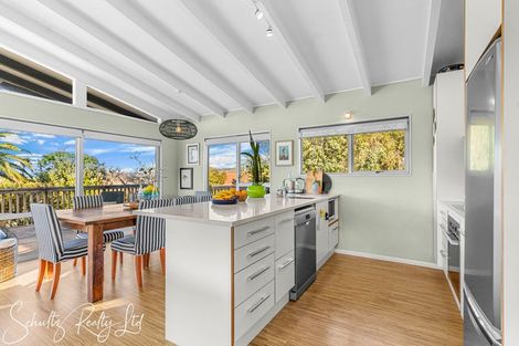 Photo of property in 23 Oxford Street, Whakapirau, 0583