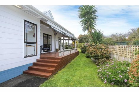 Photo of property in 2/28 Fairdale Place, Birkdale, Auckland, 0626