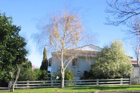 Photo of property in 1 Goodwood Drive, Goodwood Heights, Auckland, 2105