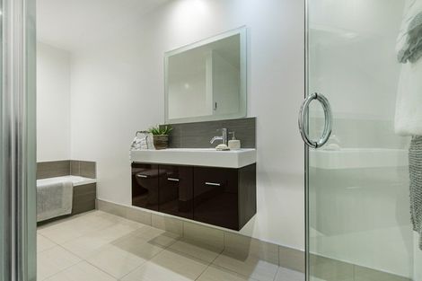 Photo of property in 25 Parr Terrace, Castor Bay, Auckland, 0620