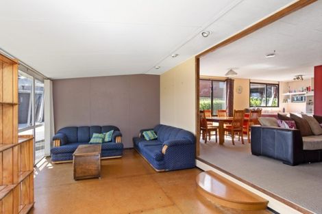 Photo of property in 5a Matchett Way, Mangere Bridge, Auckland, 2022