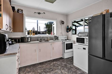 Photo of property in 55 Reid Avenue, Hawera, 4610