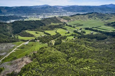 Photo of property in 12 Jane Mander Rise, Blue Mountains, 5371