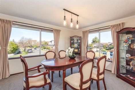 Photo of property in 14 Camberwell Place, Avonhead, Christchurch, 8042