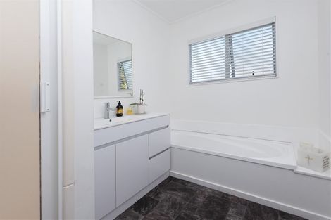 Photo of property in 1/74 Gosford Drive, Botany Downs, Auckland, 2010