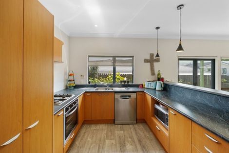 Photo of property in 7u3 Court Road, Tawa, Wellington, 5028