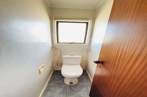 Photo of property in 60 Strid Road, Te Atatu South, Auckland, 0610