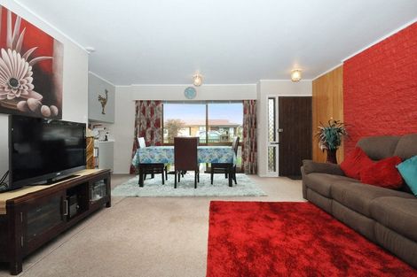 Photo of property in 10 Faith Bullock Place, New Lynn, Auckland, 0600